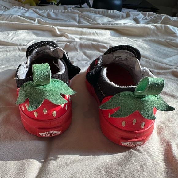 VANS strawberry velcro / slip on shoes 🍓 - Picture 7 of 9